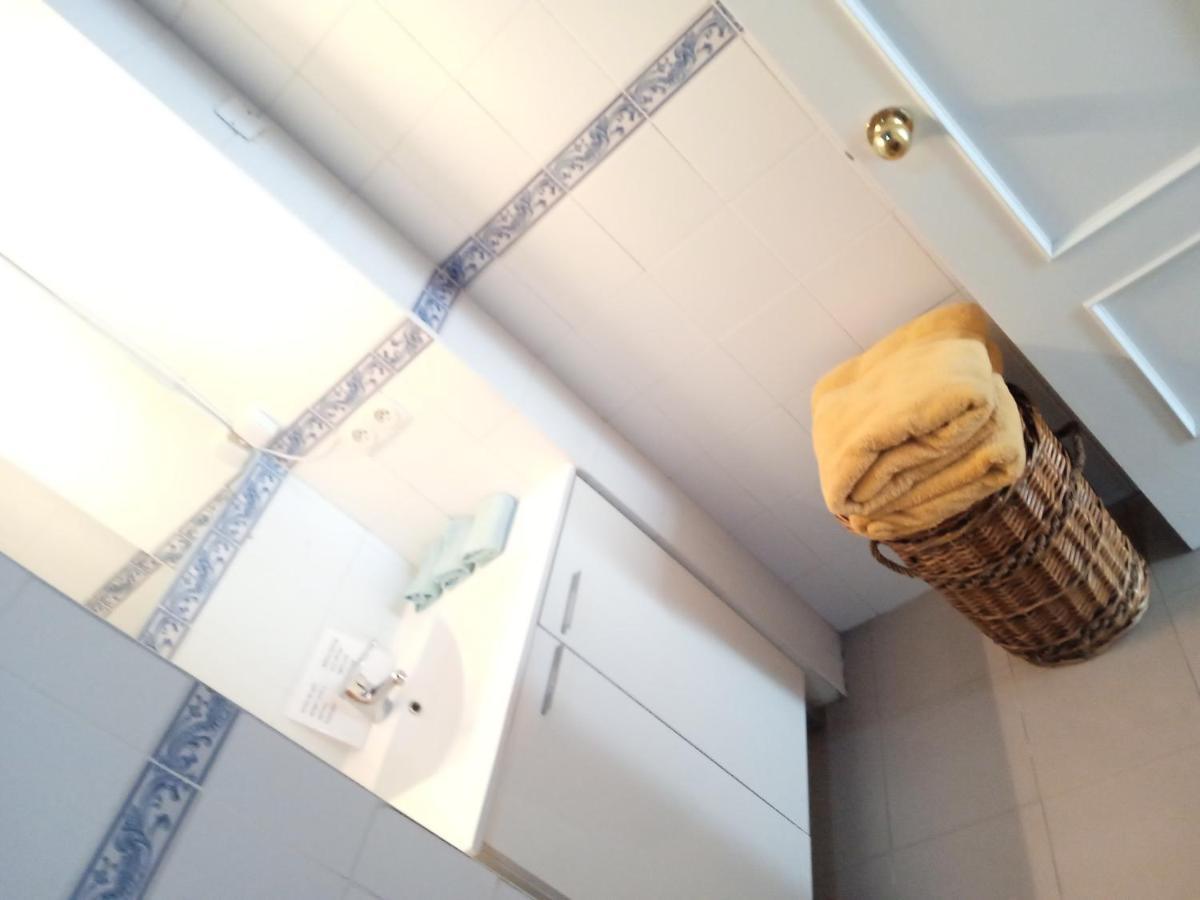 Apartamento Casco Antiguo Exterior Unico En Segunda Planta En Un Edificio De De Dos Plantas Sevilla Exterior foto
